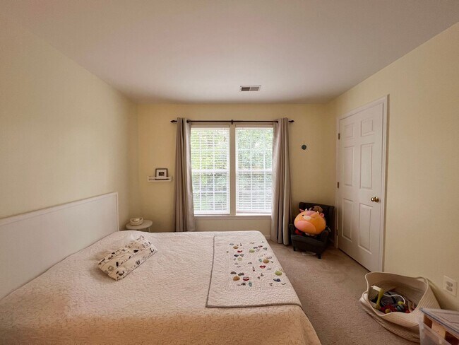 Building Photo - 5920 Nicolet Ct