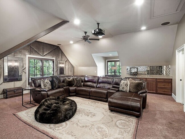 Building Photo - 3807 Harding Pl