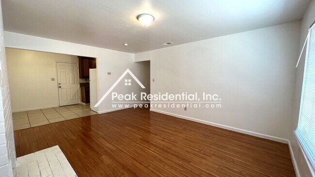 Building Photo - Nice 4bd/3ba House with 2 Car Garage