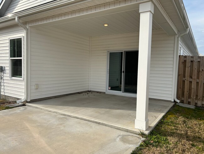 Building Photo - The Landing at Lewis Creek | 3 bedrooms, 2 baths