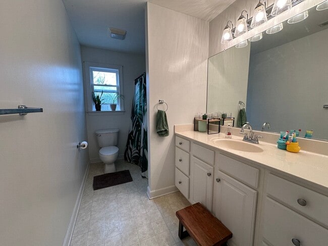 Building Photo - Elegant Waterfront Retreat with Access to Boat Ramp