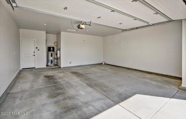 Building Photo - 5744 E Killen Loop