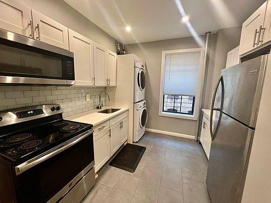 Building Photo - 2 bedroom in BRONX NY 10467