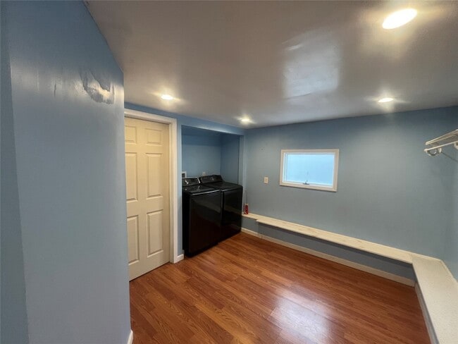 Building Photo - 75 N Baldwin St