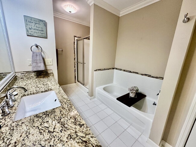 Building Photo - Beautiful Two Bedroom Fully Furnished Townhome Located in Bluffton Village!