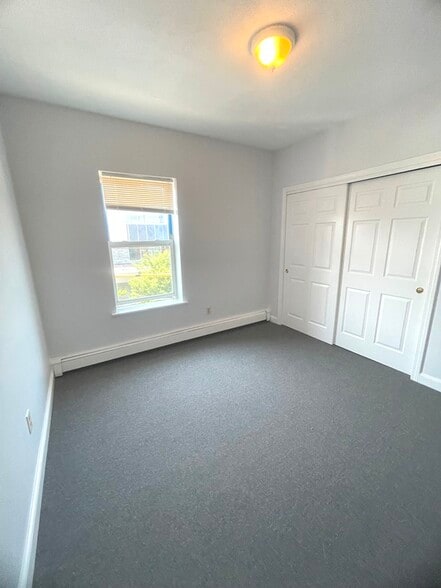 Building Photo - 122 Berkshire St