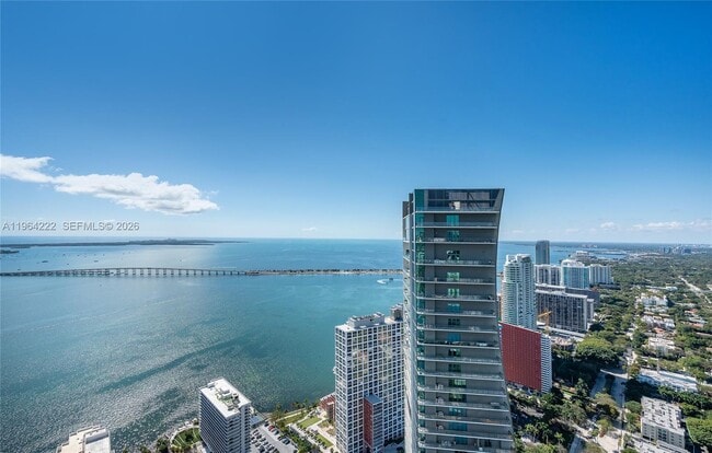 Building Photo - 1425 Brickell Ave