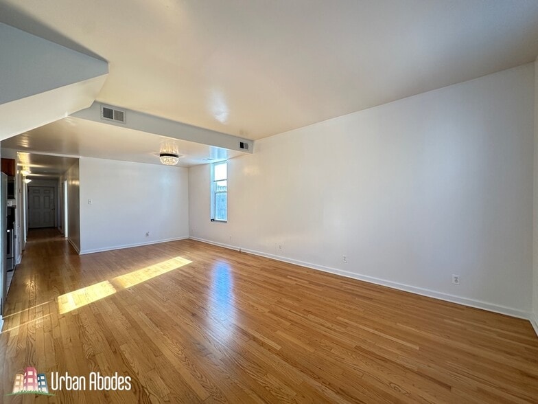 Building Photo - 1401 N Bosworth Ave