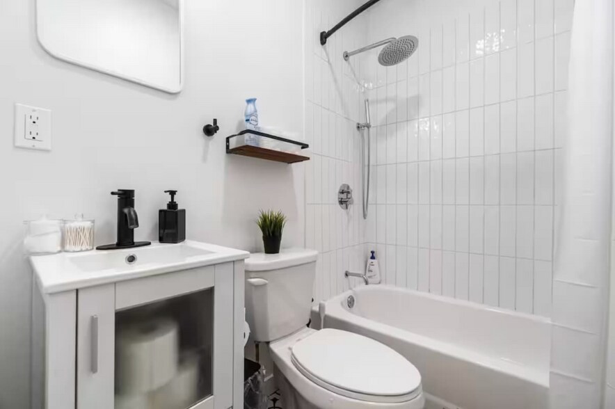 Bathroom - 525 Alpine Ave