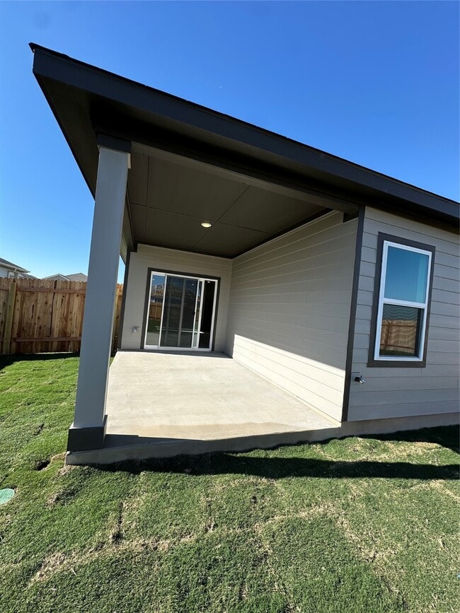 Building Photo - 112 Rother Pl