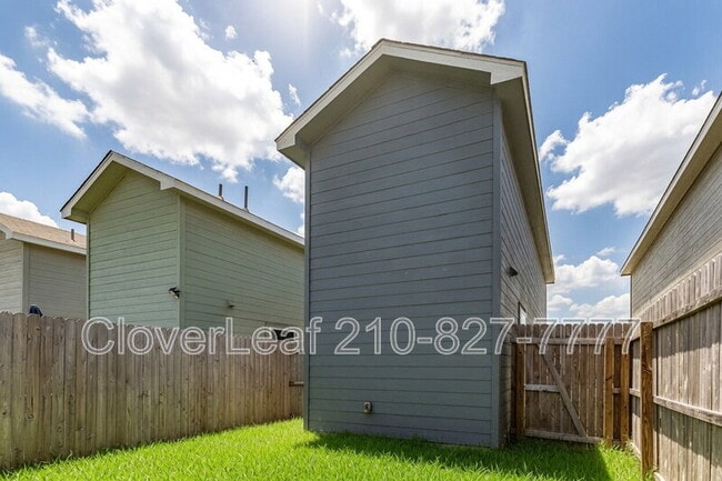 Building Photo - 7044 Elm Cv