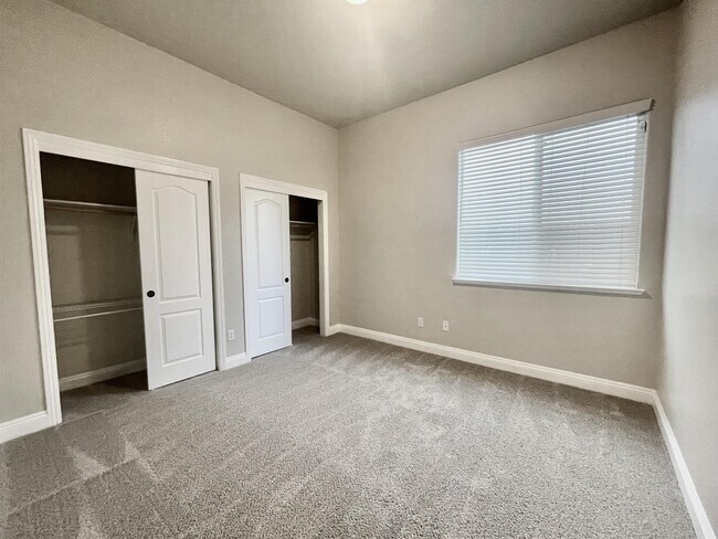 Building Photo - 6408 Vilamoura Way