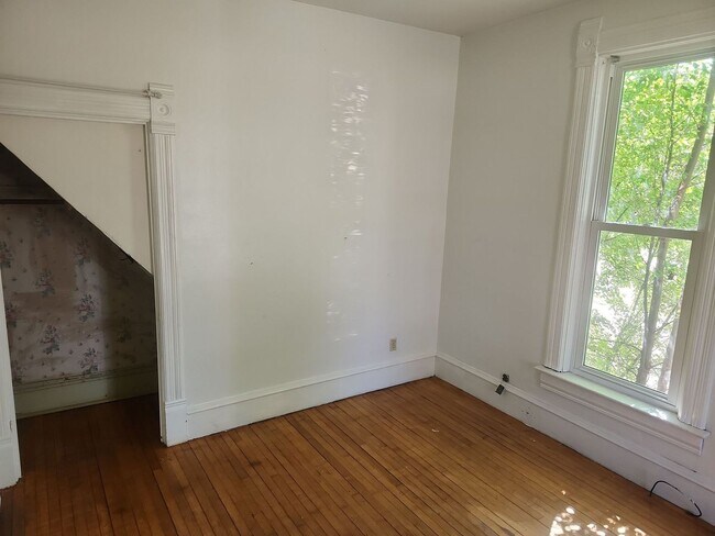 Building Photo - 523-525 Bay