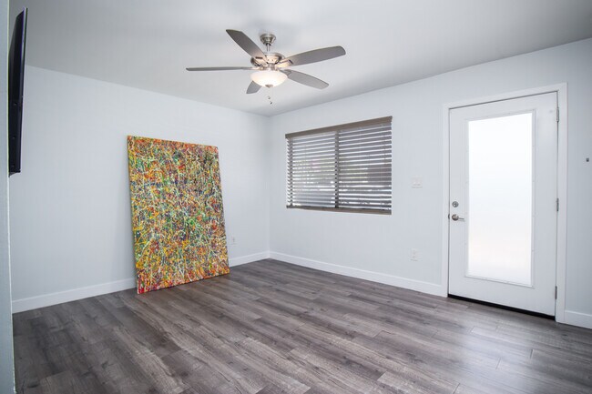 Building Photo - 3131 E Fairmount Ave