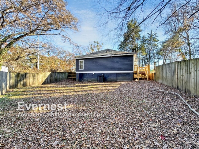 Building Photo - Charming 3-Bedroom, 2-Bathroom Home / Pet-...