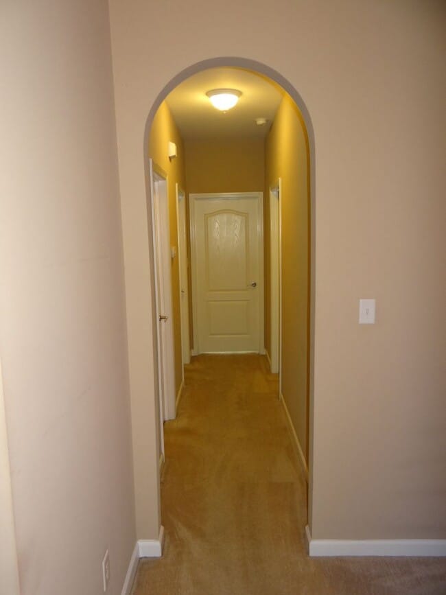 Building Photo - 257 Oxmoor Pl