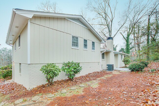 Building Photo - 2972 Timberline Rd