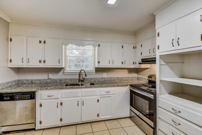 Building Photo - 2515 Ridgewood Rd