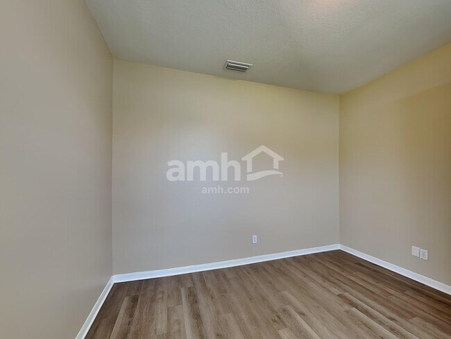 Building Photo - 9253 Black Thorn Loop