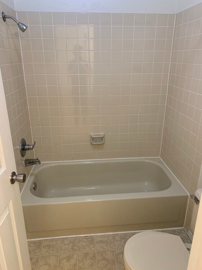 Master bath - 8150 Little Dipper Ave