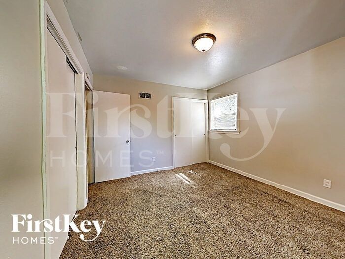 Building Photo - 945 S Lafayette St