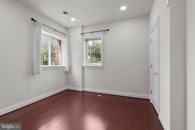 Building Photo - 42735 Telford Terrace