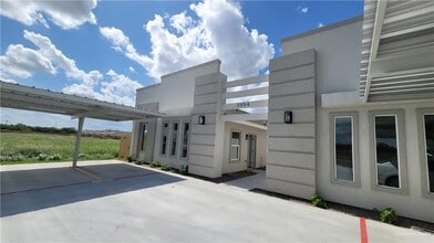 Building Photo - 3056 Stark Rd
