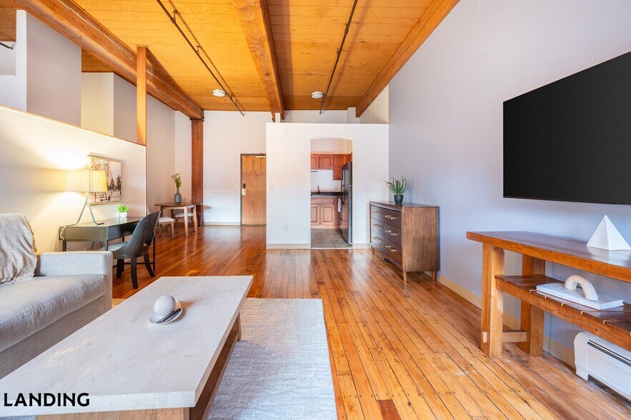 Building Photo - 45 Willow St