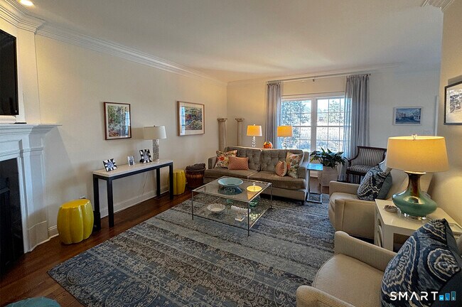 Building Photo - 860 Oldfield Road