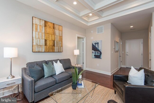 Primary Photo - 1501 Locust St