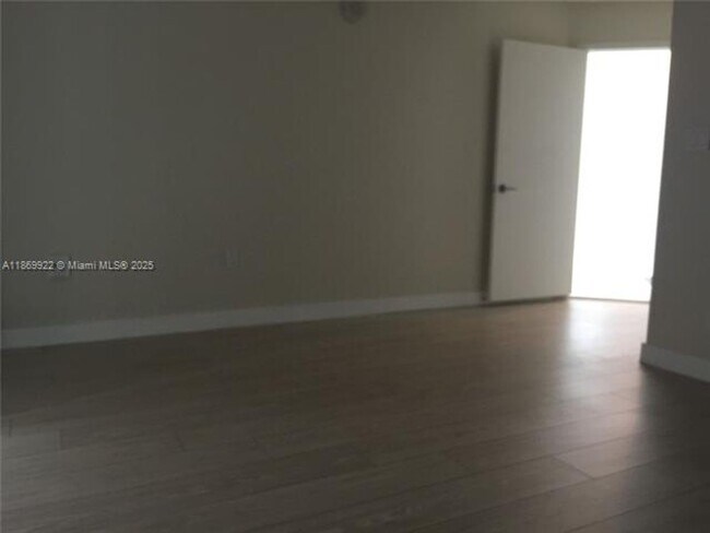 Building Photo - 79 SW 12th St unit 1406-S (A11869922)
