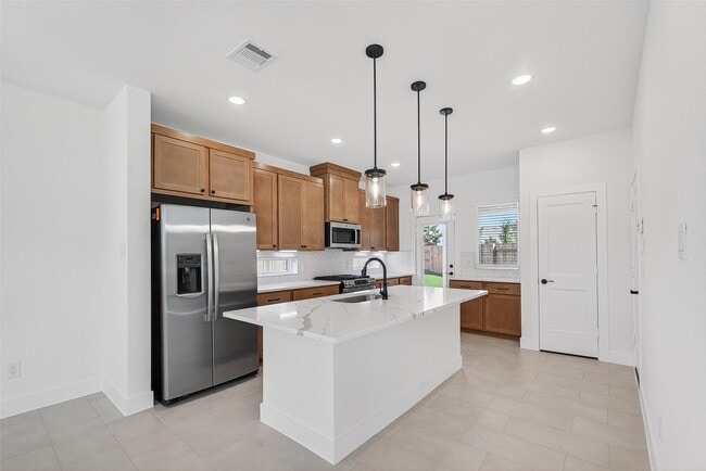 Building Photo - 24011 Breezy Bank Trl