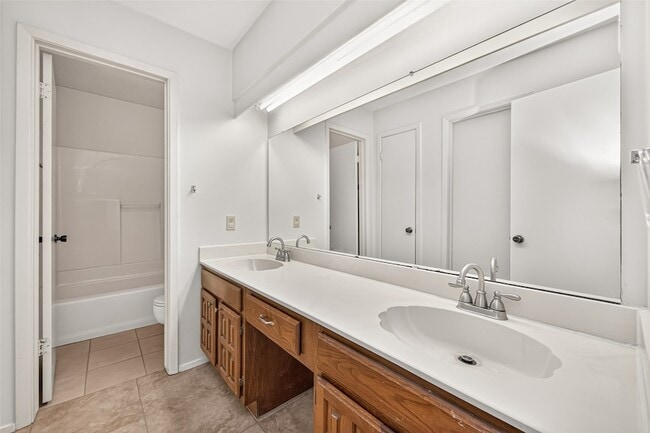 Building Photo - 6138 Gallant Forest Dr