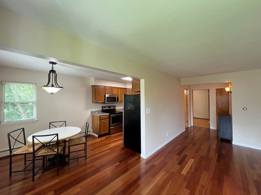 Building Photo - 512 Hill St