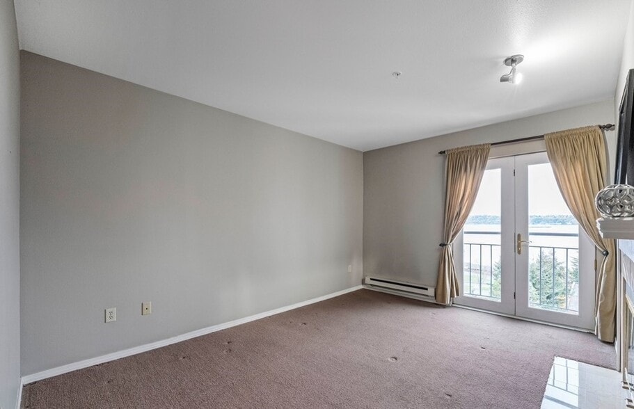 Building Photo - 3028 Western Ave