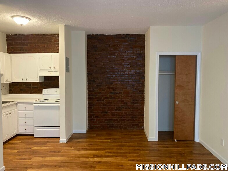 Building Photo - 66 S Huntington Ave