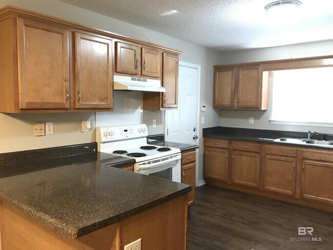 Building Photo - 25855 Argonne Dr
