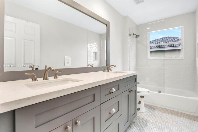 Building Photo - 16437 SW 28th St