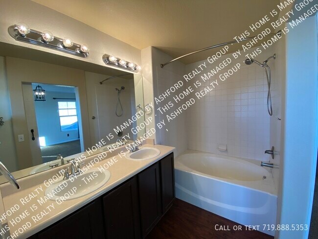 Building Photo - 7146 Silverwind Circle