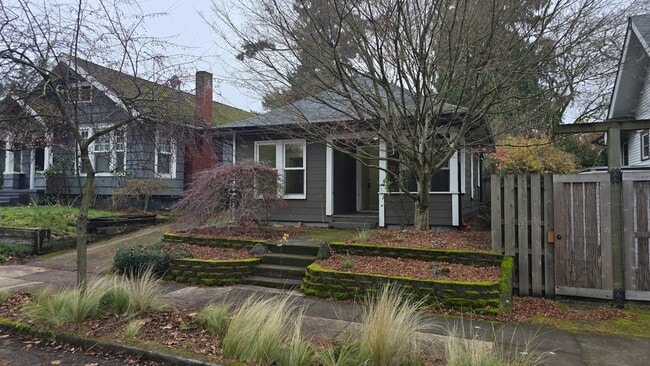 Primary Photo - Charming 2 Bed, 1 Bath Home for Rent!