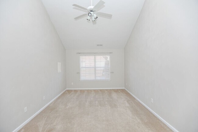 Building Photo - Bright 2BR/2BA Condo with Skylights & Patio