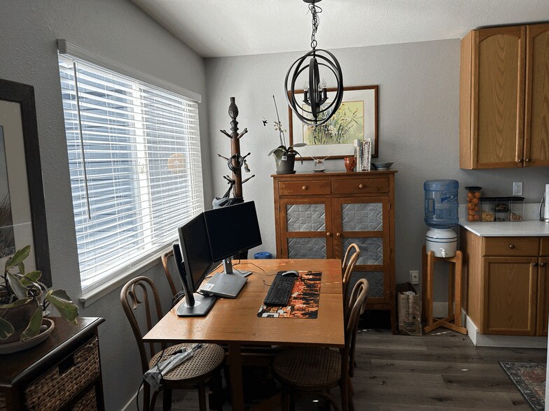 dining room - 17709 Sunset Way