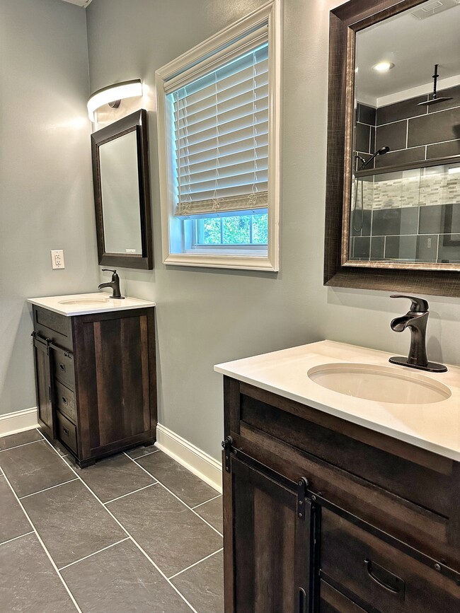 Building Photo - 103 Meadowview Rd