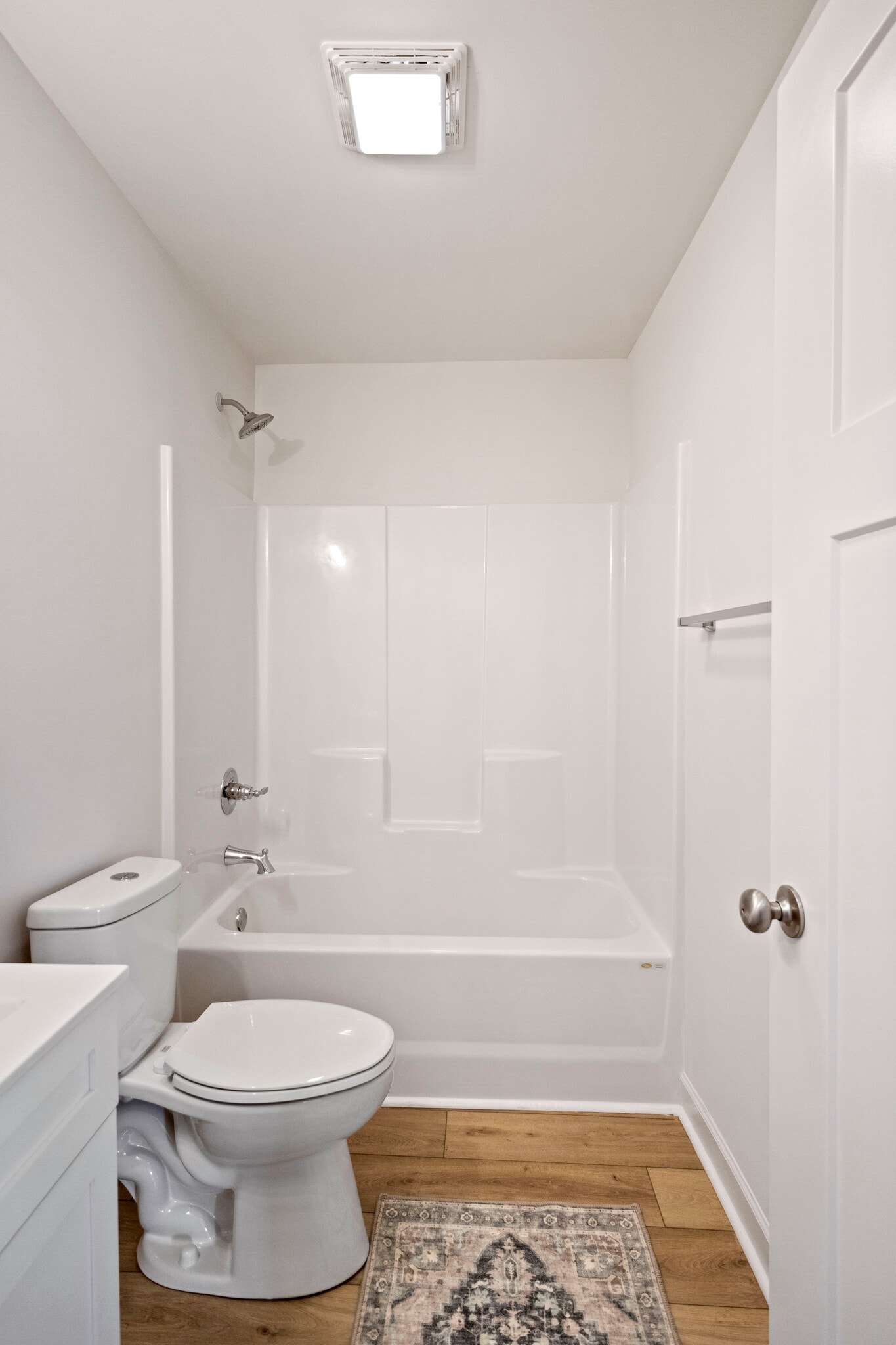 Guest bath - 7225 Howard Bennett Way