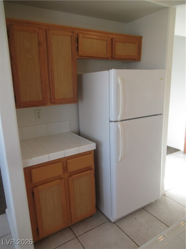 Building Photo - 1050 E Cactus Ave