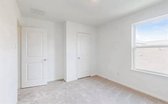 Building Photo - 2723 Forest Retreat Ln