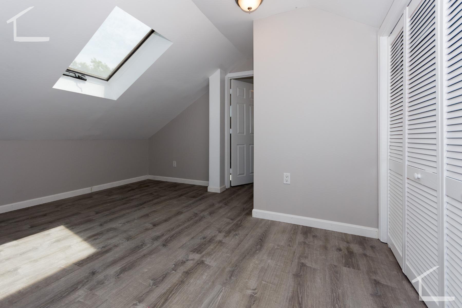 Building Photo - 39 Long Ave