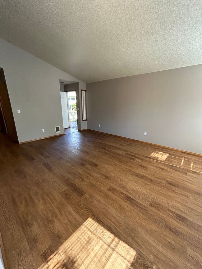 Building Photo - POTK0084 A,B,C,D