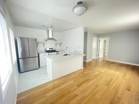 Building Photo - 1534 N Ave 47