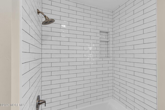 Building Photo - 404 9th Ave